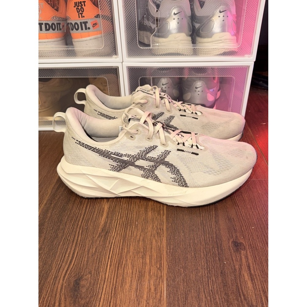 Size 11.5 - ASICS Novablast 5 Oatmeal Black 1011B974-250